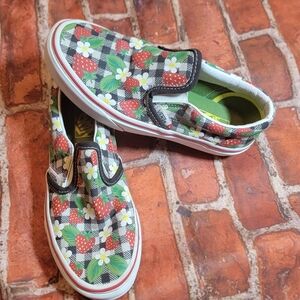 Vans Girls Strawberry Gingham Classic Slip-On sneakers Shoes Sz 2.5
